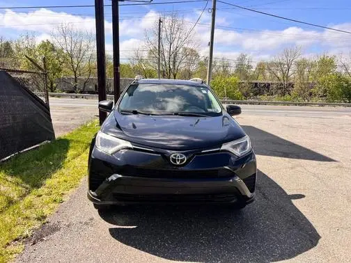 2017 Toyota RAV4 LE FWD photo