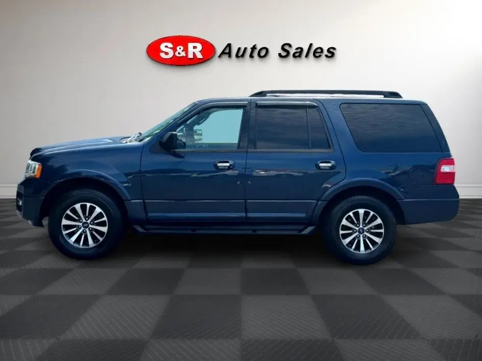 2017 Ford Expedition XLT 4WD photo