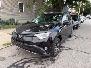 2017 Toyota RAV4 XLE AWD photo