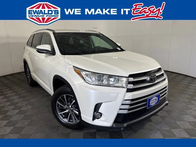 2017 Toyota Highlander XLE AWD photo