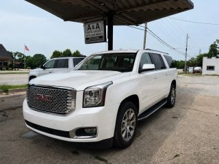 2017 GMC Yukon XL Denali 4WD photo