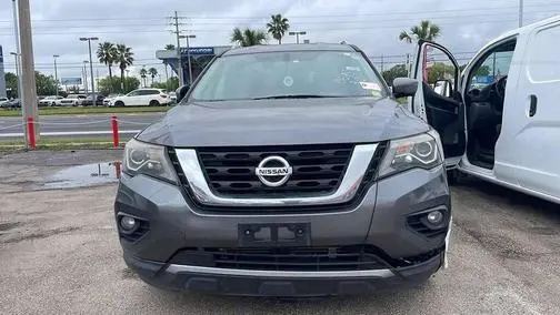 2017 Nissan Pathfinder SL FWD photo
