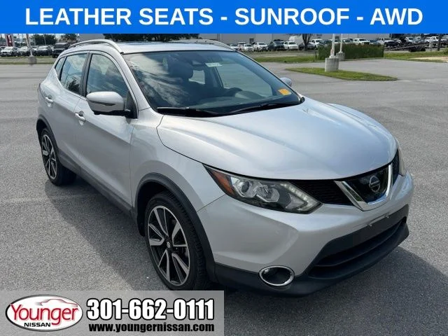 2017 Nissan Rogue Sport SL AWD photo