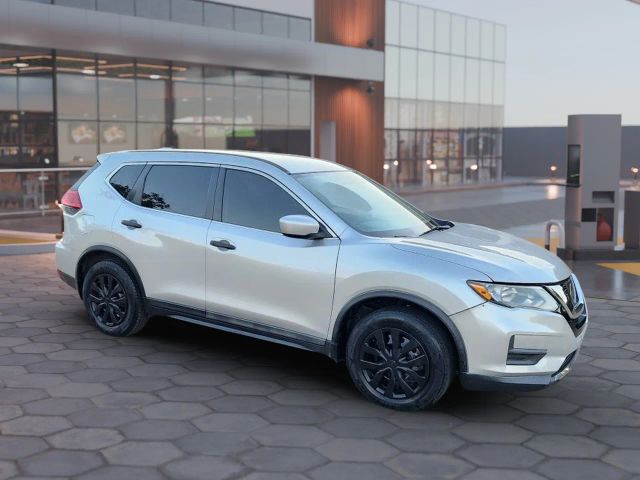 2017 Nissan Rogue S FWD photo