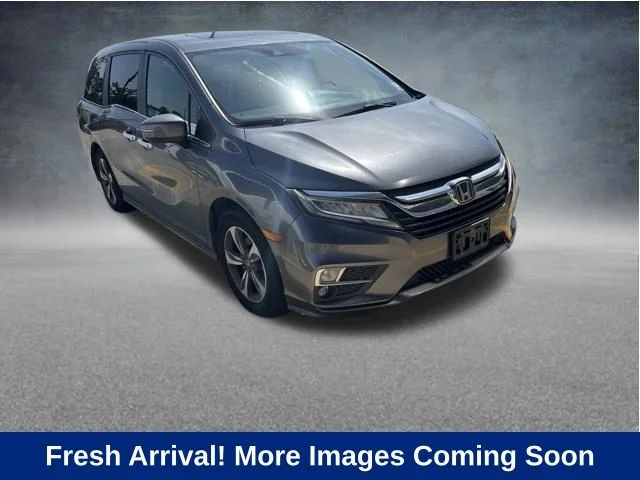 2018 Honda Odyssey Touring FWD photo
