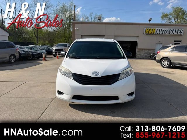 2017 Toyota Sienna L FWD photo