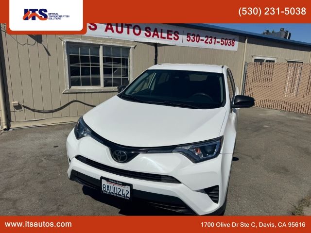 2017 Toyota RAV4 LE FWD photo