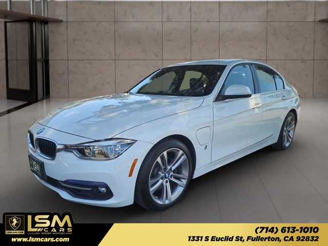 2018 BMW 3 Series 330e iPerformance RWD photo