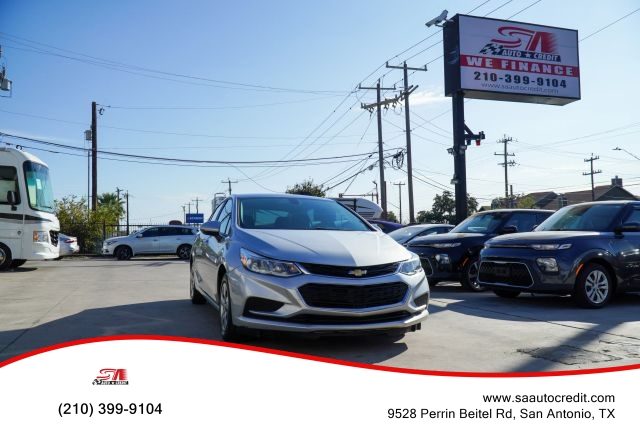 2017 Chevrolet Cruze LS FWD photo