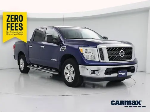 2017 Nissan Titan SV 4WD photo