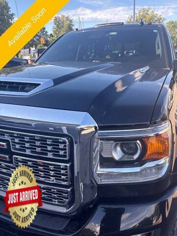 2018 GMC Sierra 2500HD Denali 4WD photo