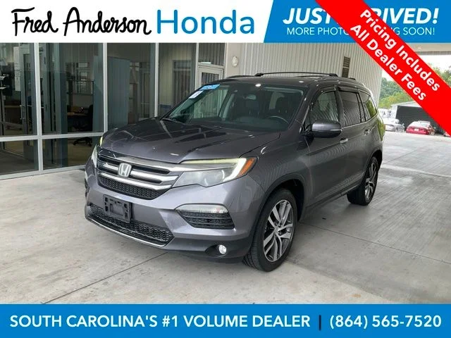 2016 Honda Pilot Touring AWD photo