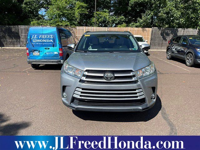 2017 Toyota Highlander XLE AWD photo