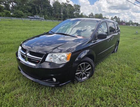 2017 Dodge Grand Caravan SXT FWD photo