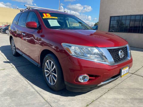 2015 Nissan Pathfinder SV FWD photo