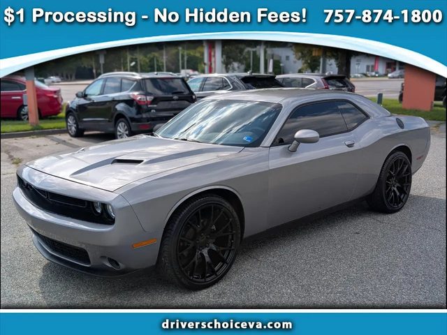 2016 Dodge Challenger SXT RWD photo