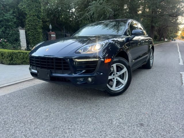 2018 Porsche Macan AWD photo