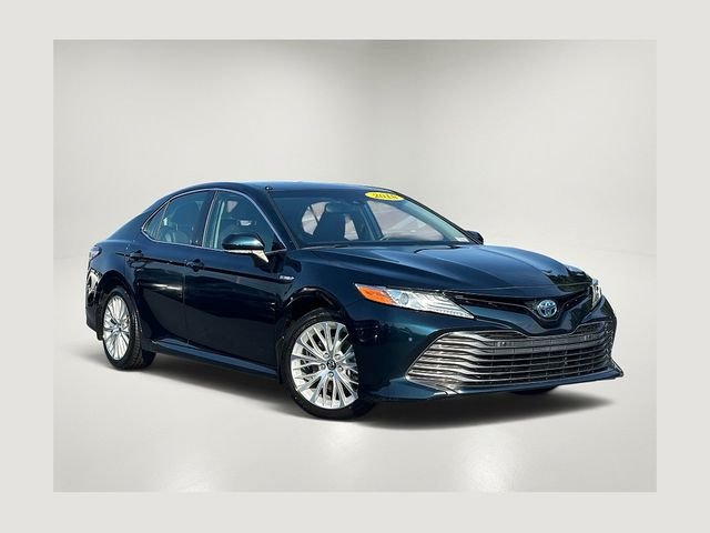 2018 Toyota Camry Hybrid XLE FWD photo