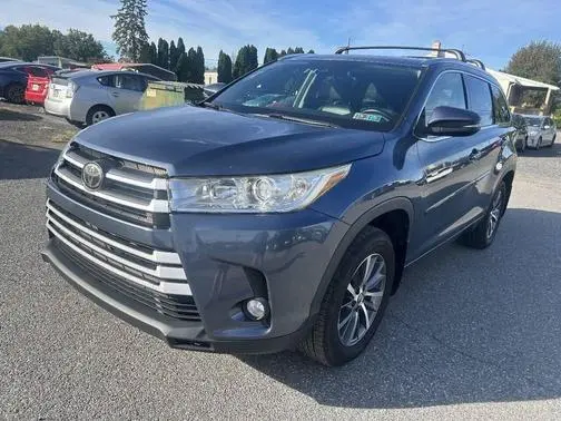 2017 Toyota Highlander XLE AWD photo