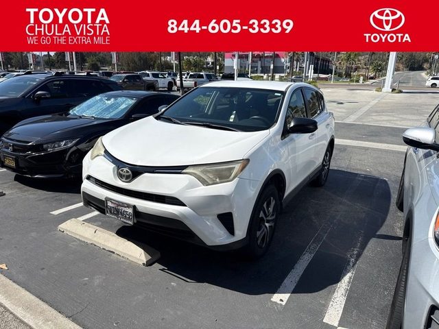 2017 Toyota RAV4 LE FWD photo