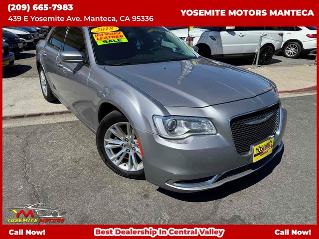 2018 Chrysler 300 Touring L RWD photo