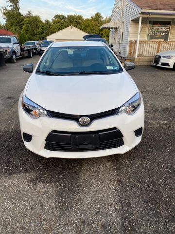 2016 Toyota Corolla LE FWD photo
