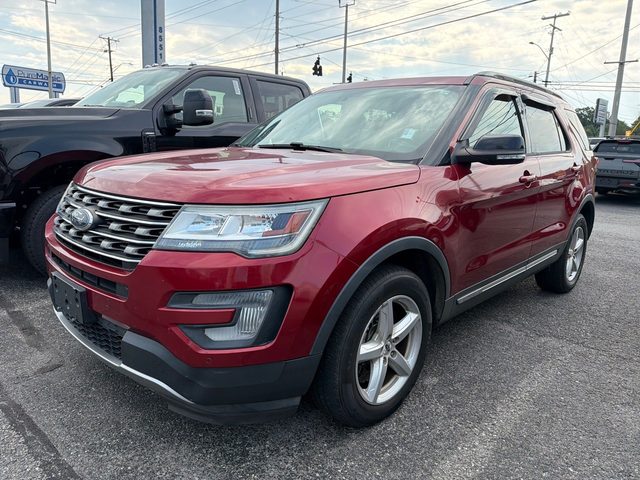 2017 Ford Explorer XLT 4WD photo
