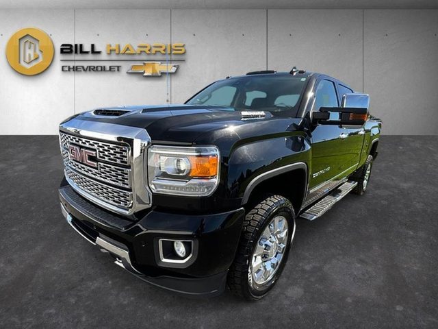 2018 GMC Sierra 2500HD Denali 4WD photo