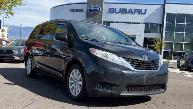2017 Toyota Sienna LE AWD photo