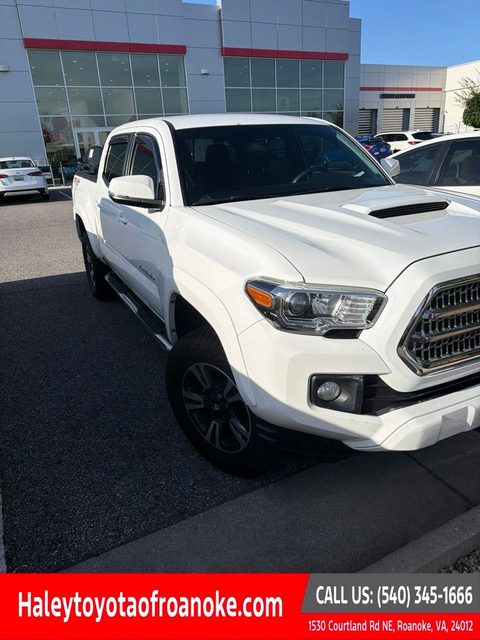 2017 Toyota Tacoma TRD Sport 4WD photo