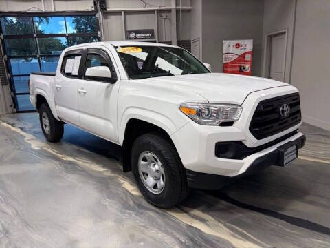 2017 Toyota Tacoma SR 4WD photo