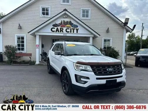 2017 Ford Explorer XLT 4WD photo
