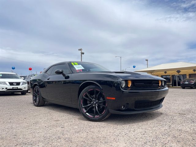 2018 Dodge Challenger SXT RWD photo