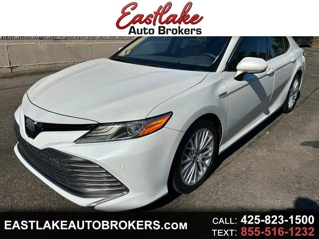 2018 Toyota Camry Hybrid XLE FWD photo