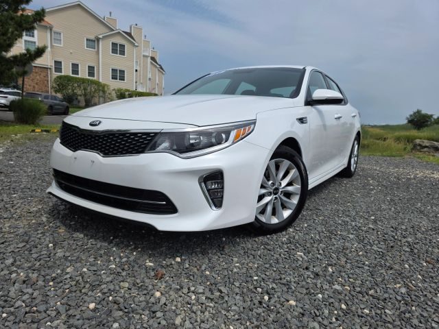 2018 Kia Optima S FWD photo