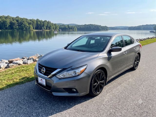2017 Nissan Altima 2.5 SR FWD photo