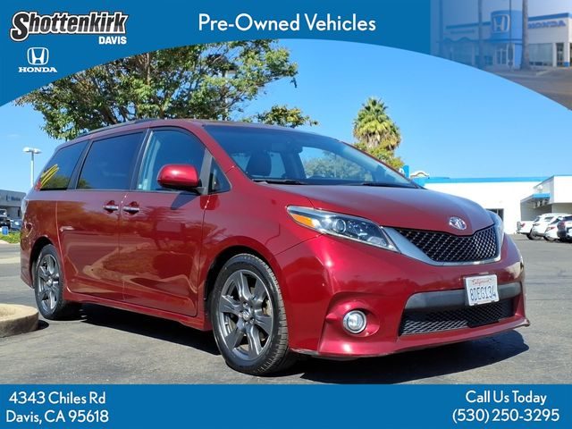 2017 Toyota Sienna SE FWD photo