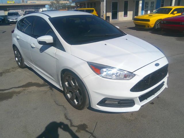 2017 Ford Focus ST FWD photo
