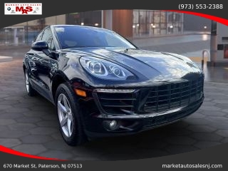 2018 Porsche Macan AWD photo