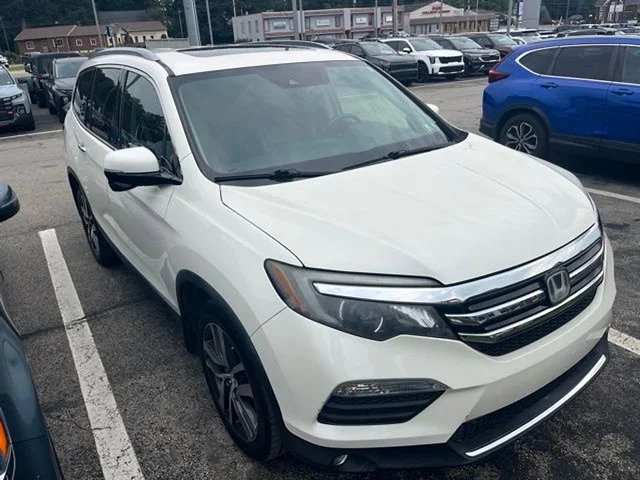 2017 Honda Pilot Touring AWD photo