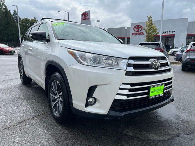 2017 Toyota Highlander XLE AWD photo
