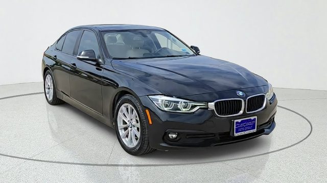 2018 BMW 3 Series 320i RWD photo
