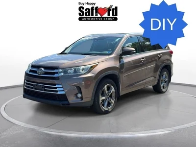 2017 Toyota Highlander Limited Platinum AWD photo