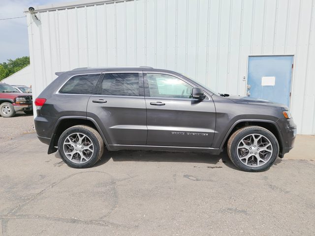 2018 Jeep Grand Cherokee Sterling Edition 4WD photo