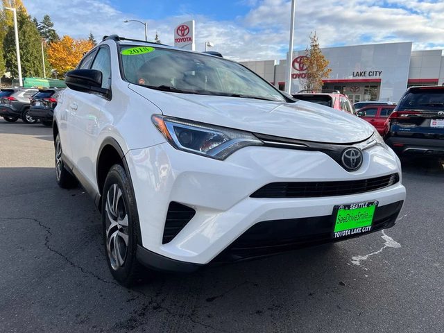 2018 Toyota RAV4 LE AWD photo