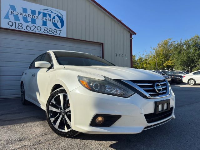 2017 Nissan Altima 2.5 SR FWD photo