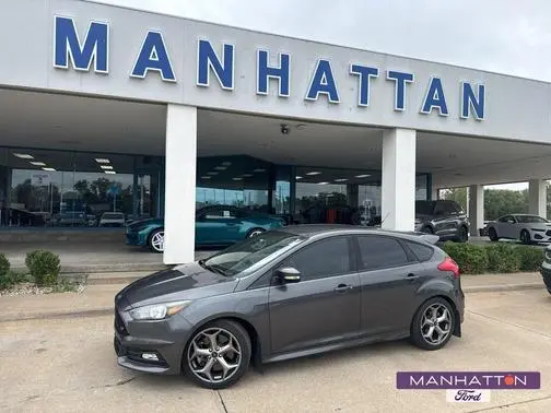 2017 Ford Focus ST FWD photo