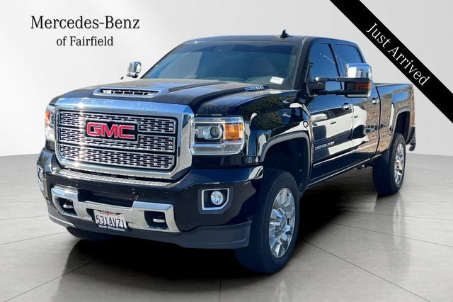 2018 GMC Sierra 2500HD Denali 4WD photo