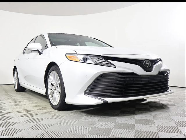 2018 Toyota Camry XLE V6 FWD photo