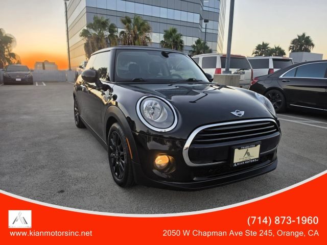 2018 MINI Hardtop 2 Door Cooper FWD photo
